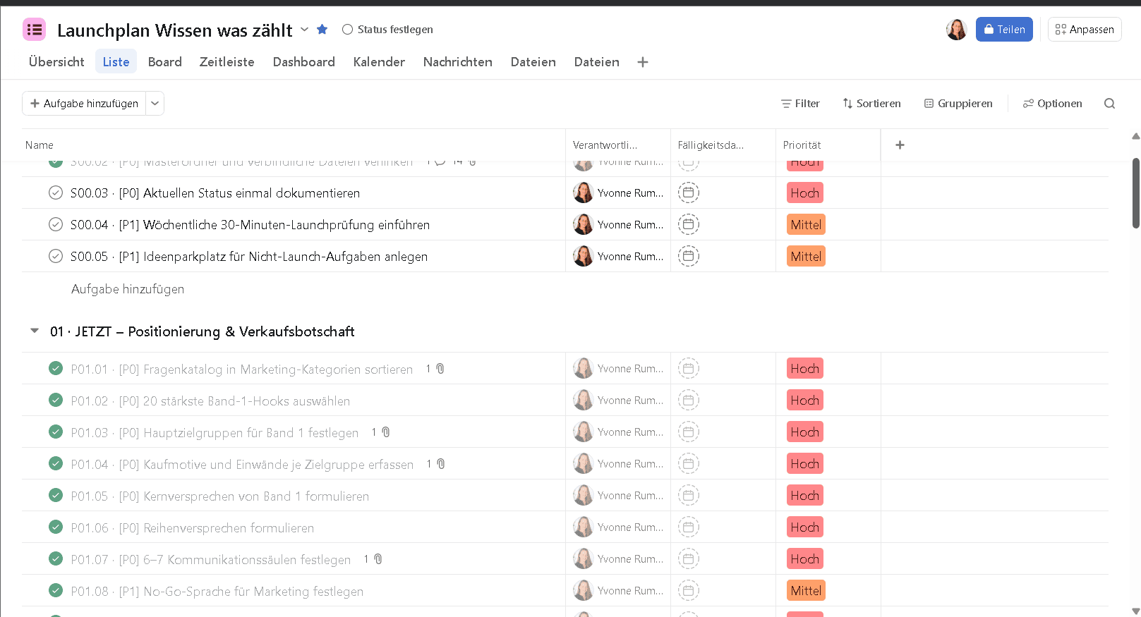 Planificación del proyecto WISSEN, WENN ES ZÄHLT en Asana con tareas priorizadas de posicionamiento y mensaje de venta
